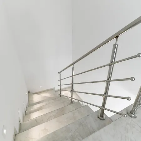 Modern Sunrise - 4 Bedrooms & Pool Βίλα Vir