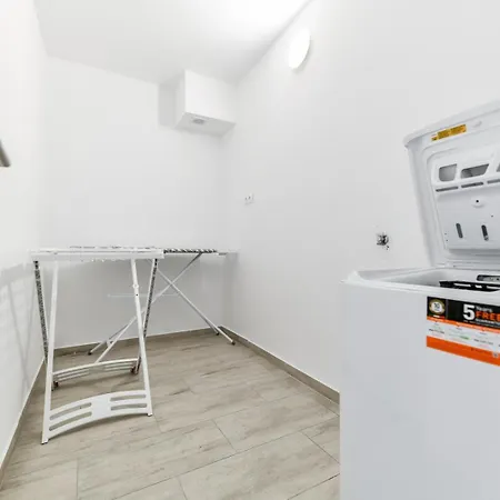 Βίλα Modern Sunrise - 4 Bedrooms & Pool *