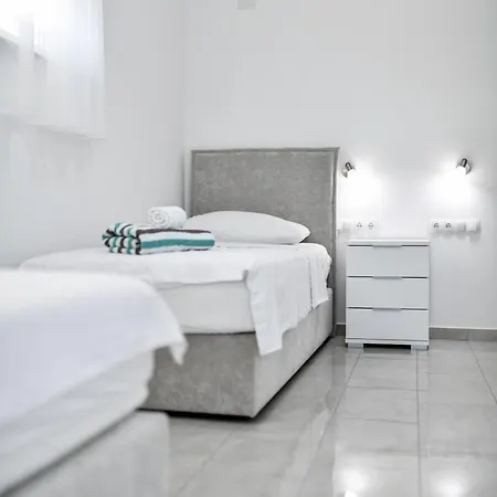 Modern Sunrise - 4 Bedrooms & Pool Βίλα Vir