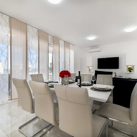 Βίλα Modern Sunrise - 4 Bedrooms & Pool *