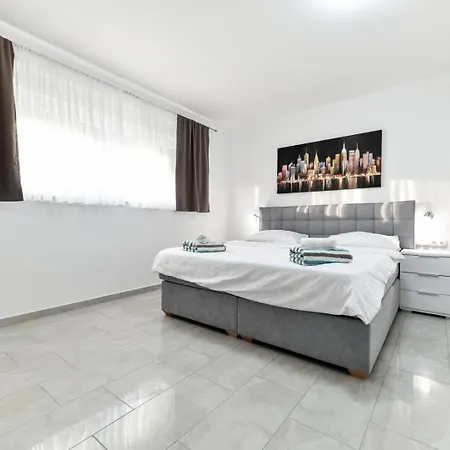 Βίλα Modern Sunrise - 4 Bedrooms & Pool Vir