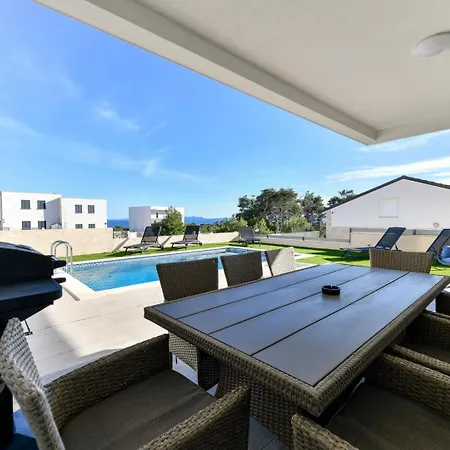 Βίλα Modern Sunrise - 4 Bedrooms & Pool Vir