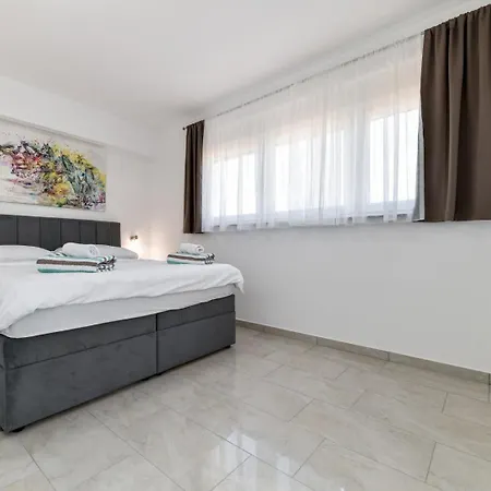 Modern Sunrise - 4 Bedrooms & Pool Villa *